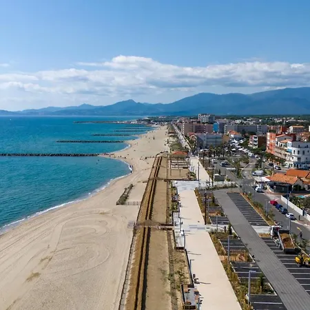 Grand Avec Balcon Au Pied De La Clim Wifi