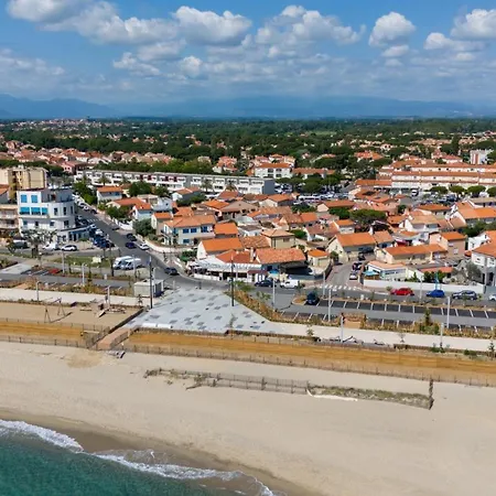 Grand Studio Avec Balcon Au Pied De La Plage Apartment
