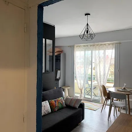 Apartment Grand Studio Avec Balcon Au Pied De La Plage *