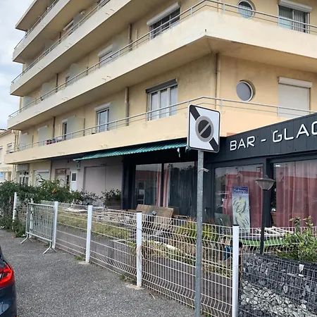 Grand Avec Balcon Au Pied De La Clim Wifi Apartment